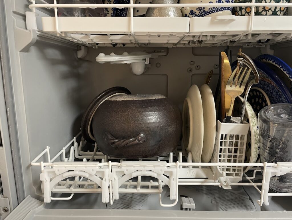 食洗機に入った土鍋