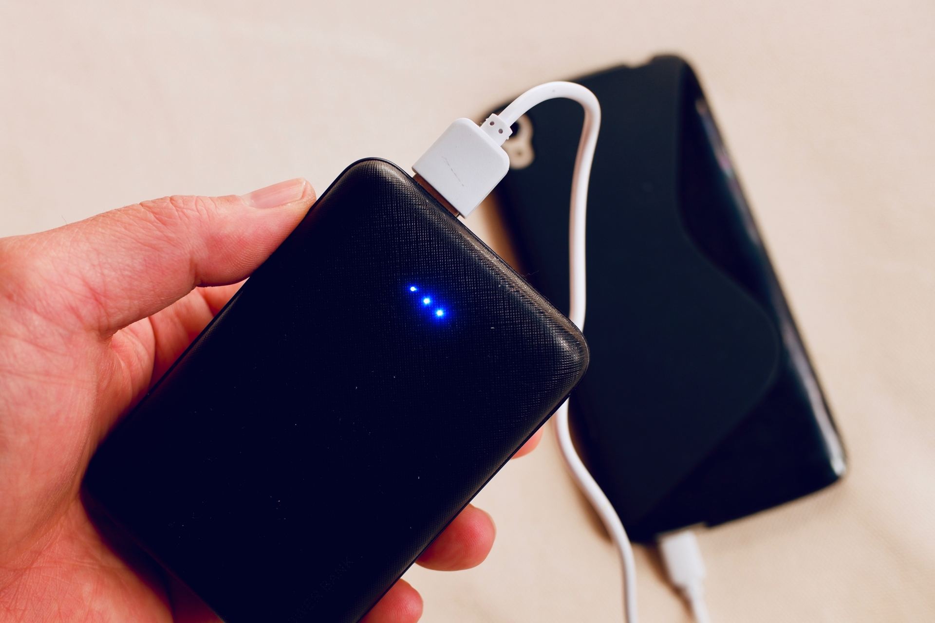 【保存版】モバイルバッテリーの正しい捨て方と選び方｜発火事故を防ぐためにできること