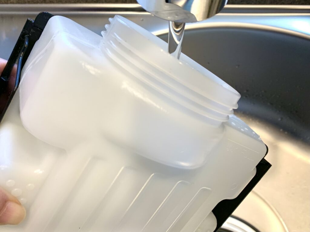 水道水を入れる