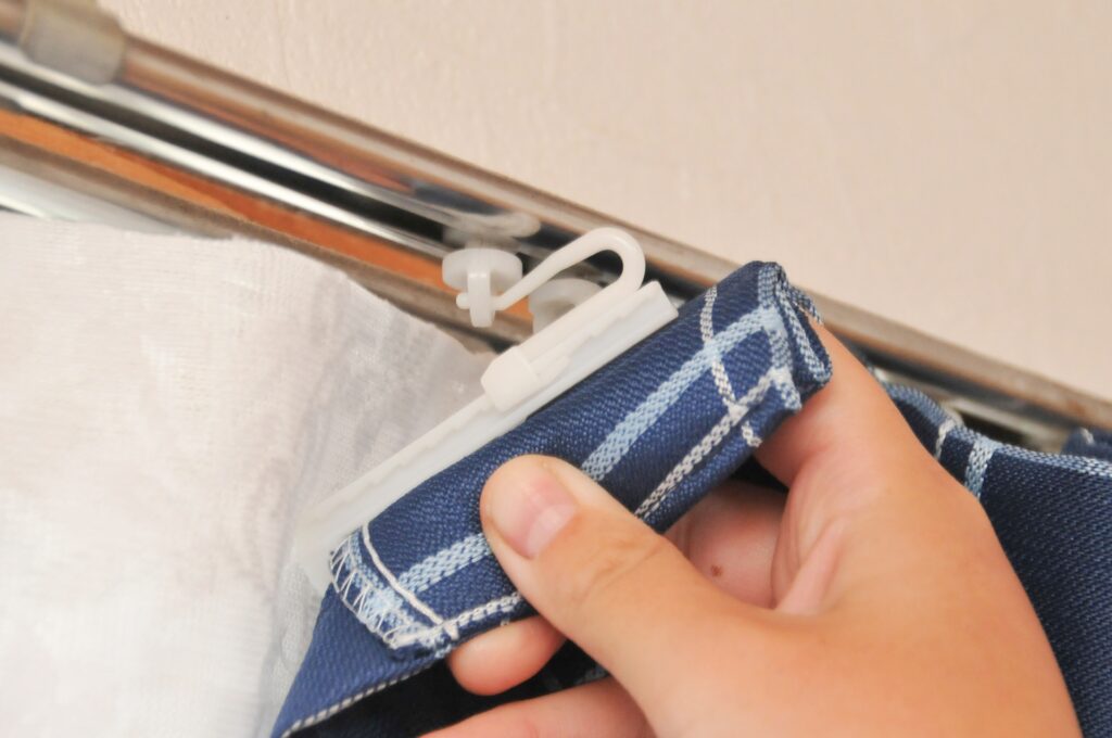 カーテンレールに戻してそのまま干す