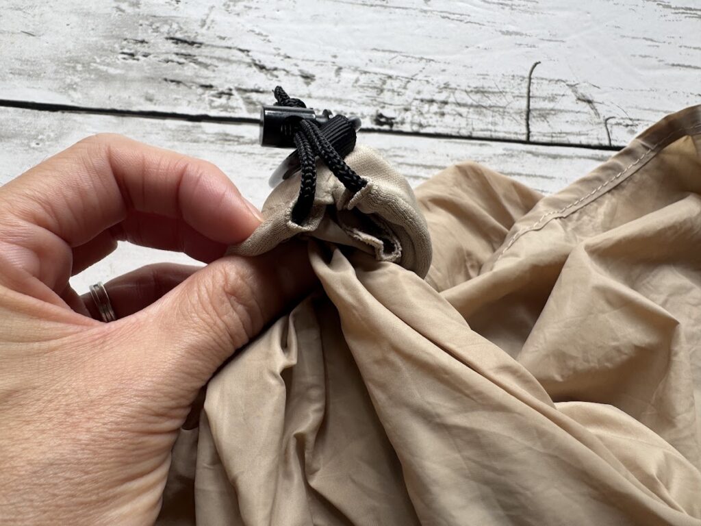 バッグ部分をくしゅくしゅと入れる