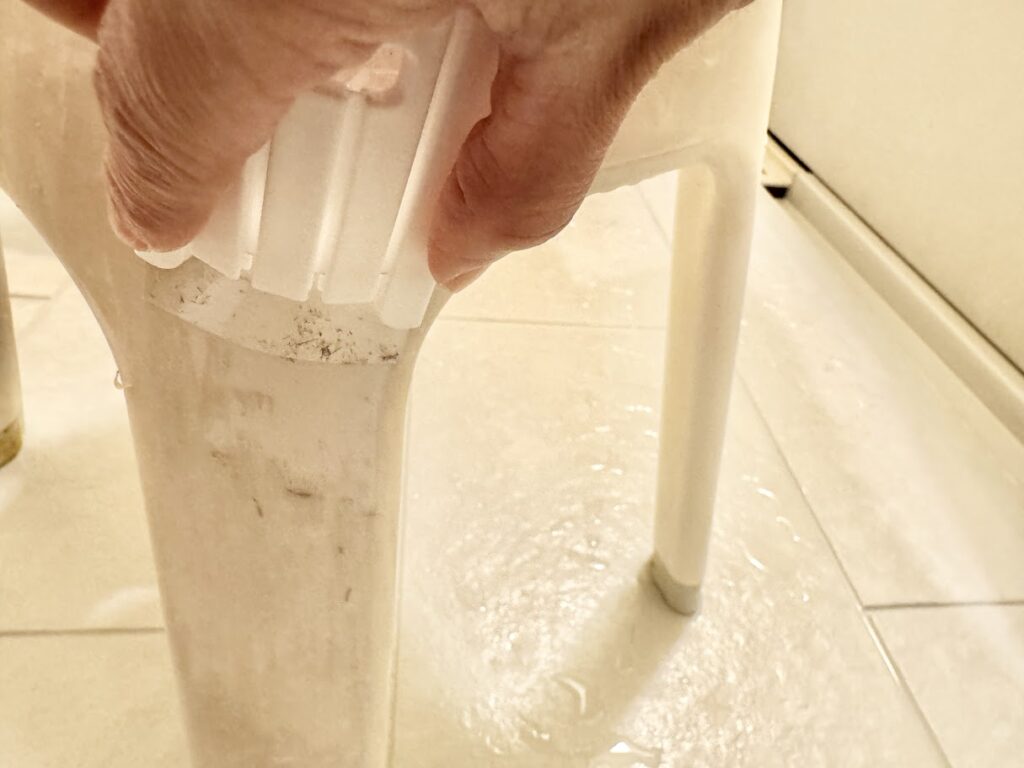 お風呂椅子の湯アカが簡単に落ちる