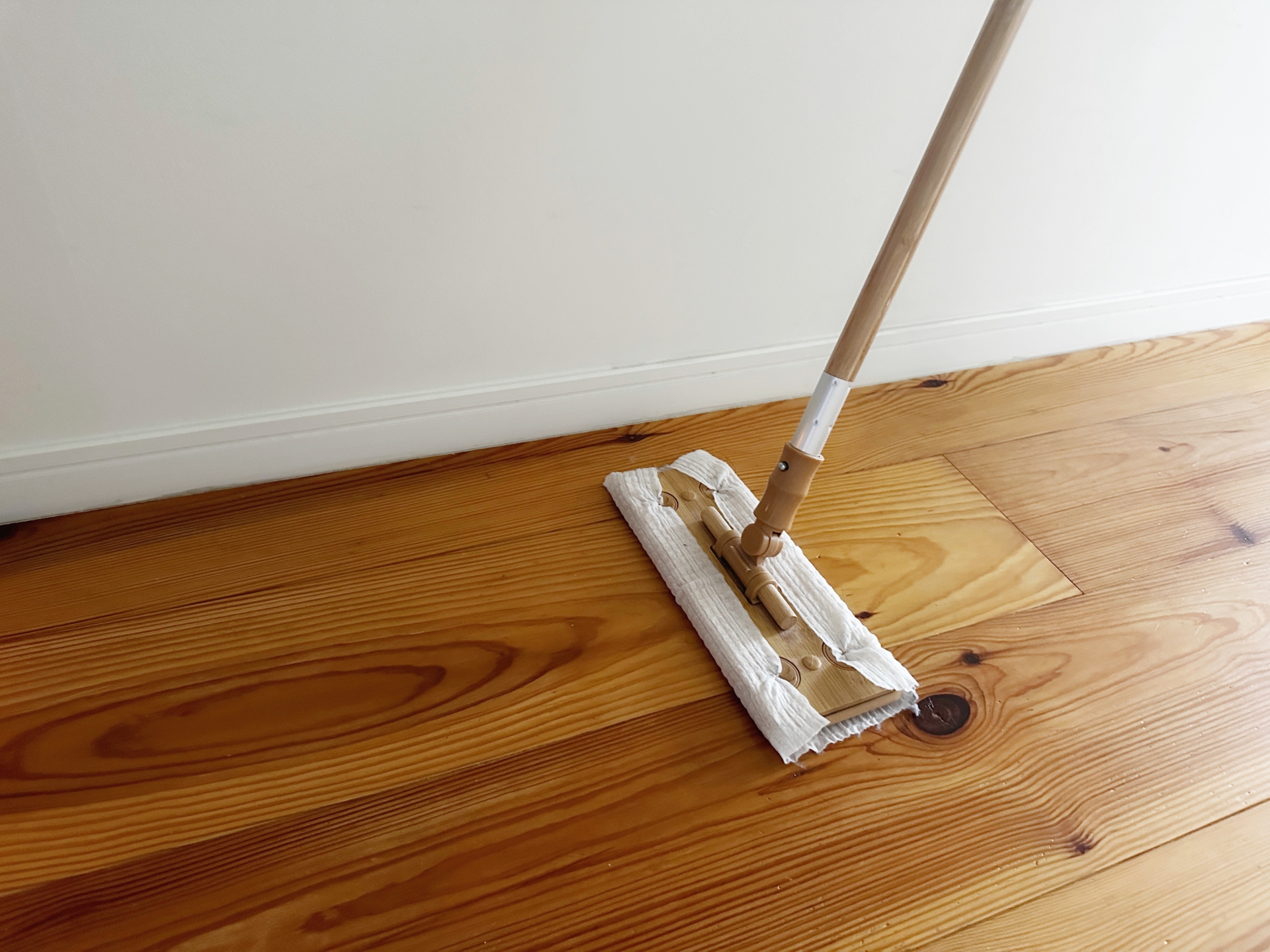 掃除の時間をわざわざ作らない！元家政婦が「寝起きのその足で」掃除を終わらせる理由