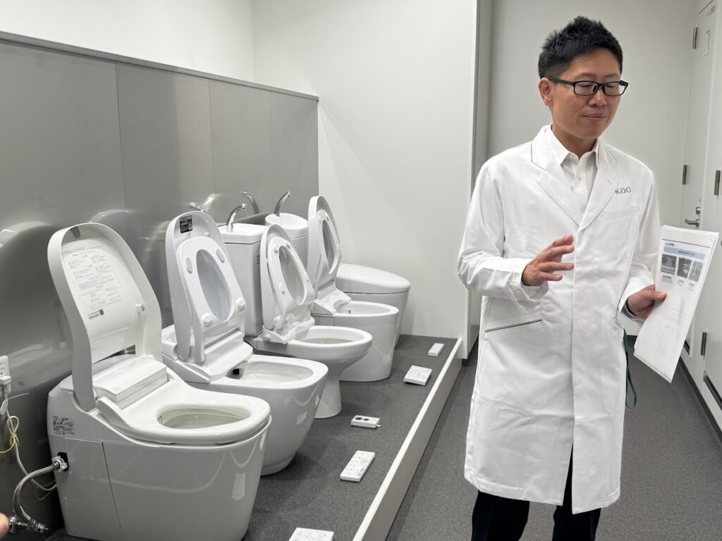 ずらっと並んだトイレ