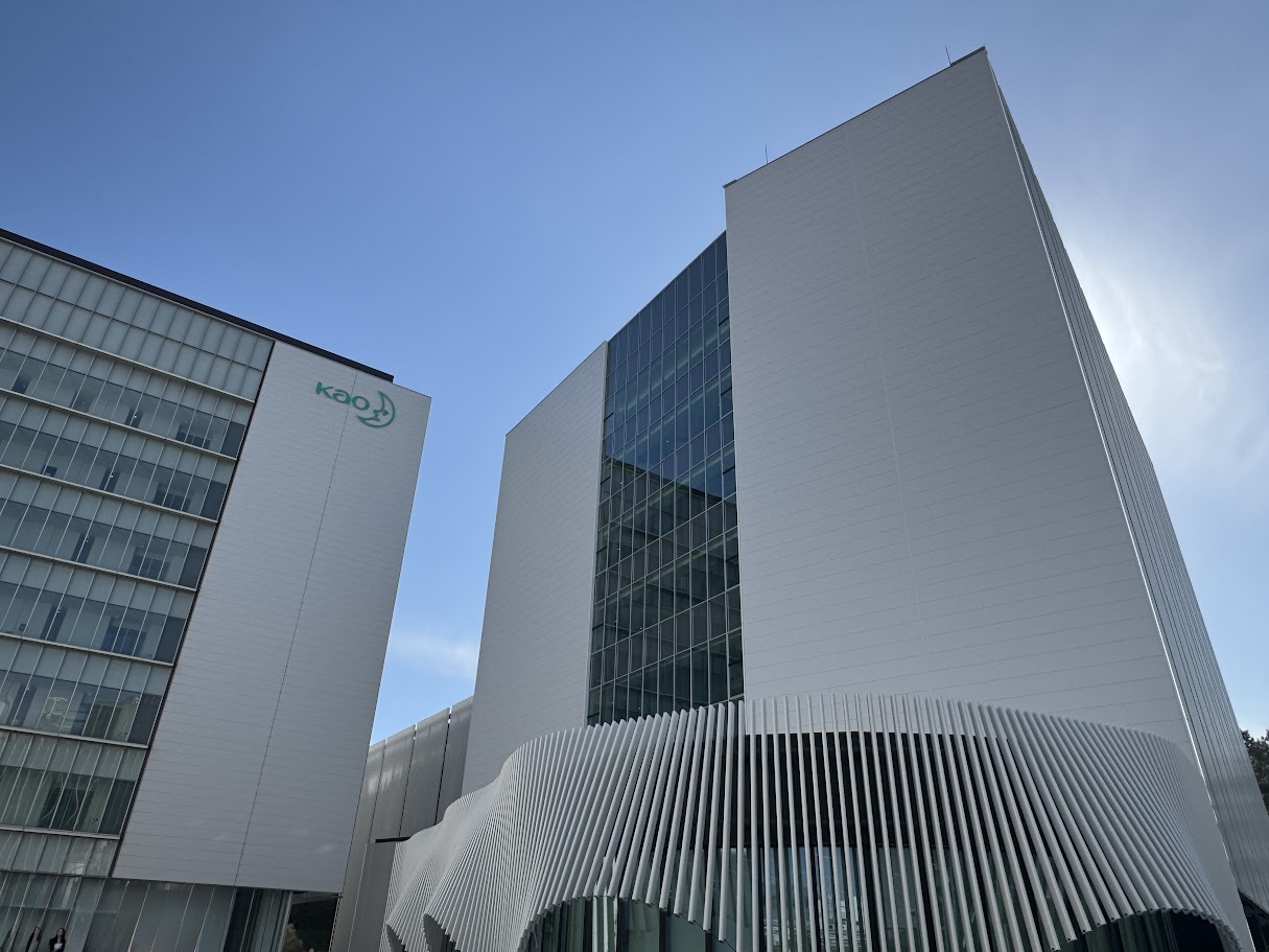 洗濯の「常識」が、和歌山で変わりました。花王の心臓部で見つけた、未来をラクにする家事のヒント