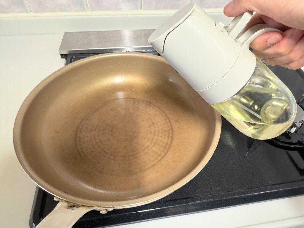 【実験検証】フライパンから15cm離して1回プッシュ！噴射パターンの違い