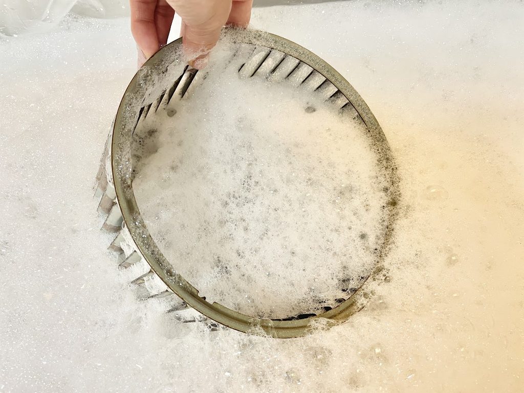 キッチンの五徳や換気扇の油汚れ