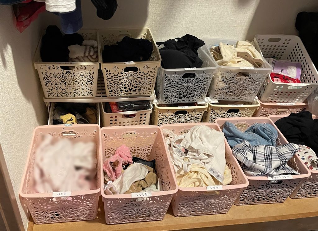 下着などはカゴ収納