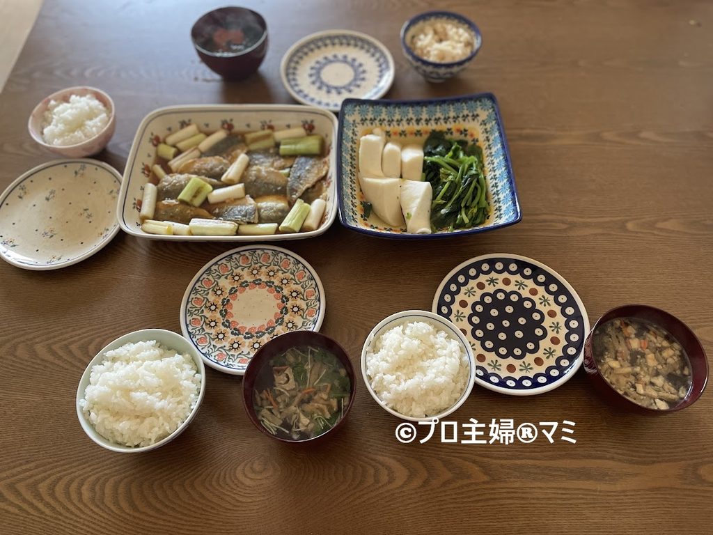 ポーリッシュポタリーを使うと、普通のご飯でもなんかいい感じに見える気がする